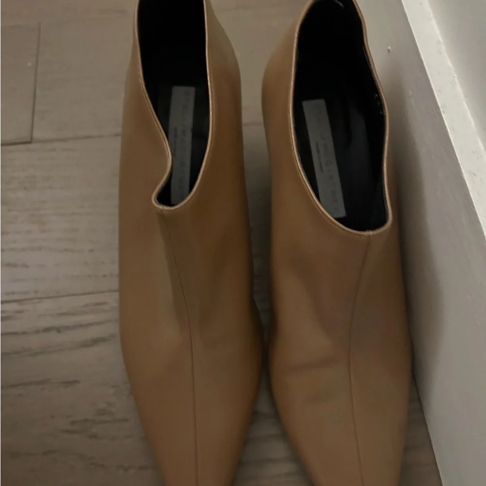 Stella McCartney Tan Pointed Low Kitten Heel Ankle Booties Size: 39 (8.5) - Picture 4 of 10